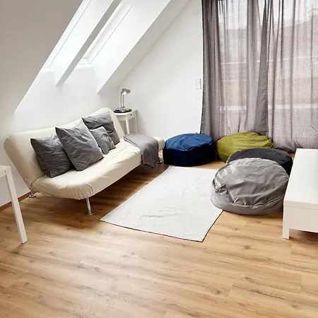 Privatunterkunft Lovely In *